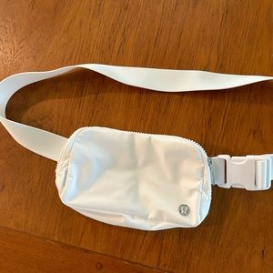 White Lulu Lemon Everywhere Belt Bag